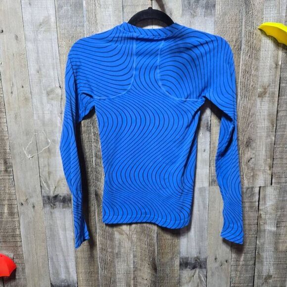 Athleta Momentum Blue Seamless Workout Top - Picture 3 of 4